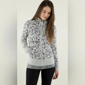 Lululemon After Asana Hoodie Size 4 Not So Petite Fleur Silver Spoon